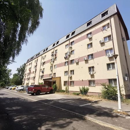 Holidays Inn Studio بوخارست المظهر الخارجي الصورة